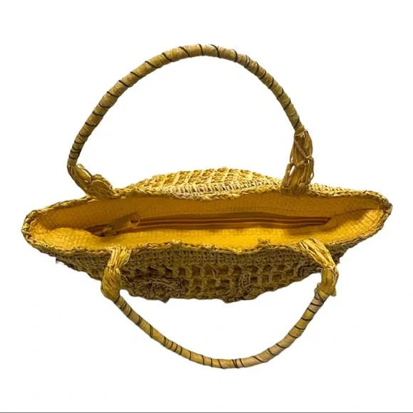 Small Yellow Raffia Bag, Zip Closure, 2 Inside Pockets & 1 with a Zip Closure - Picture 4 of 11